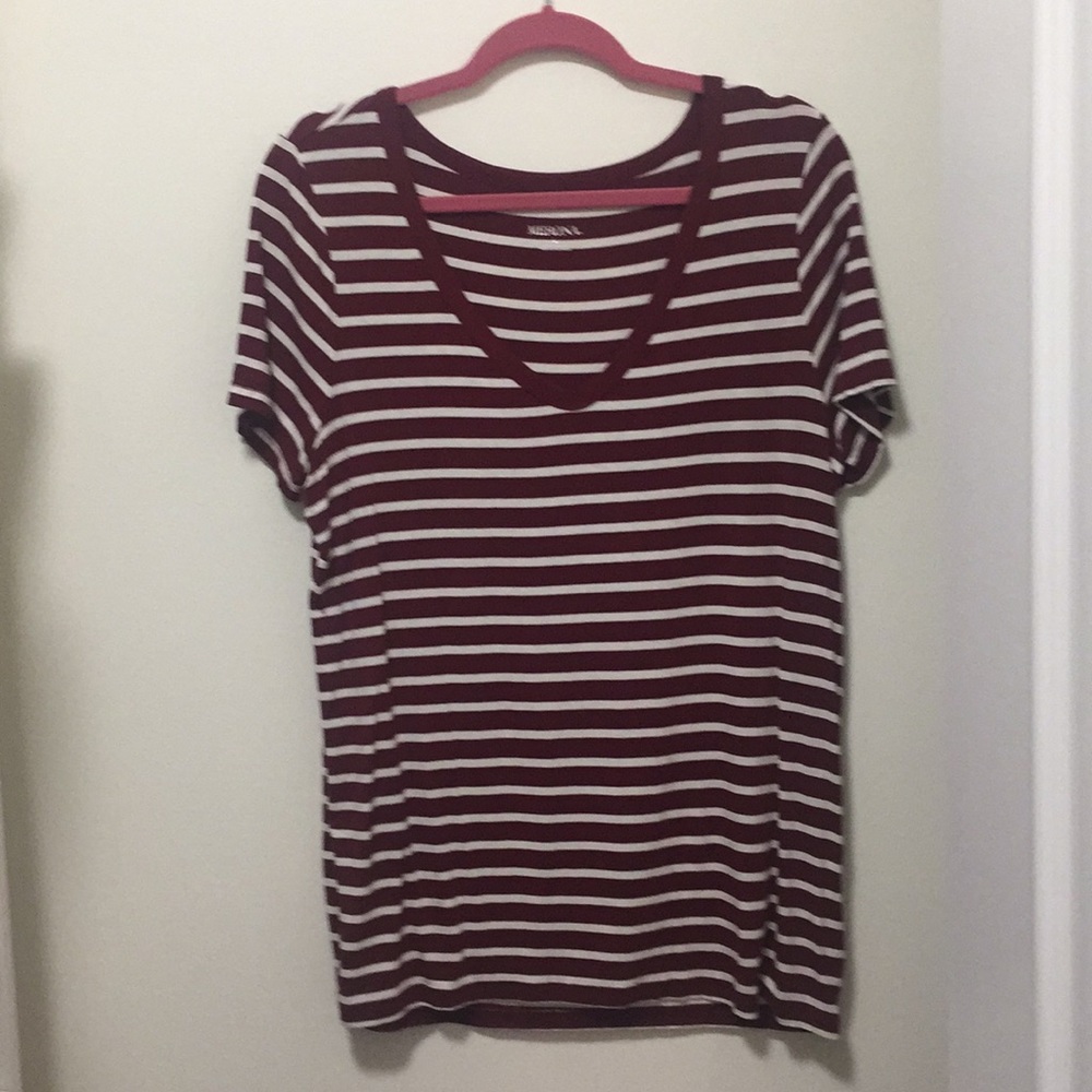 Maroon and white striped soft tee forever 21 cute